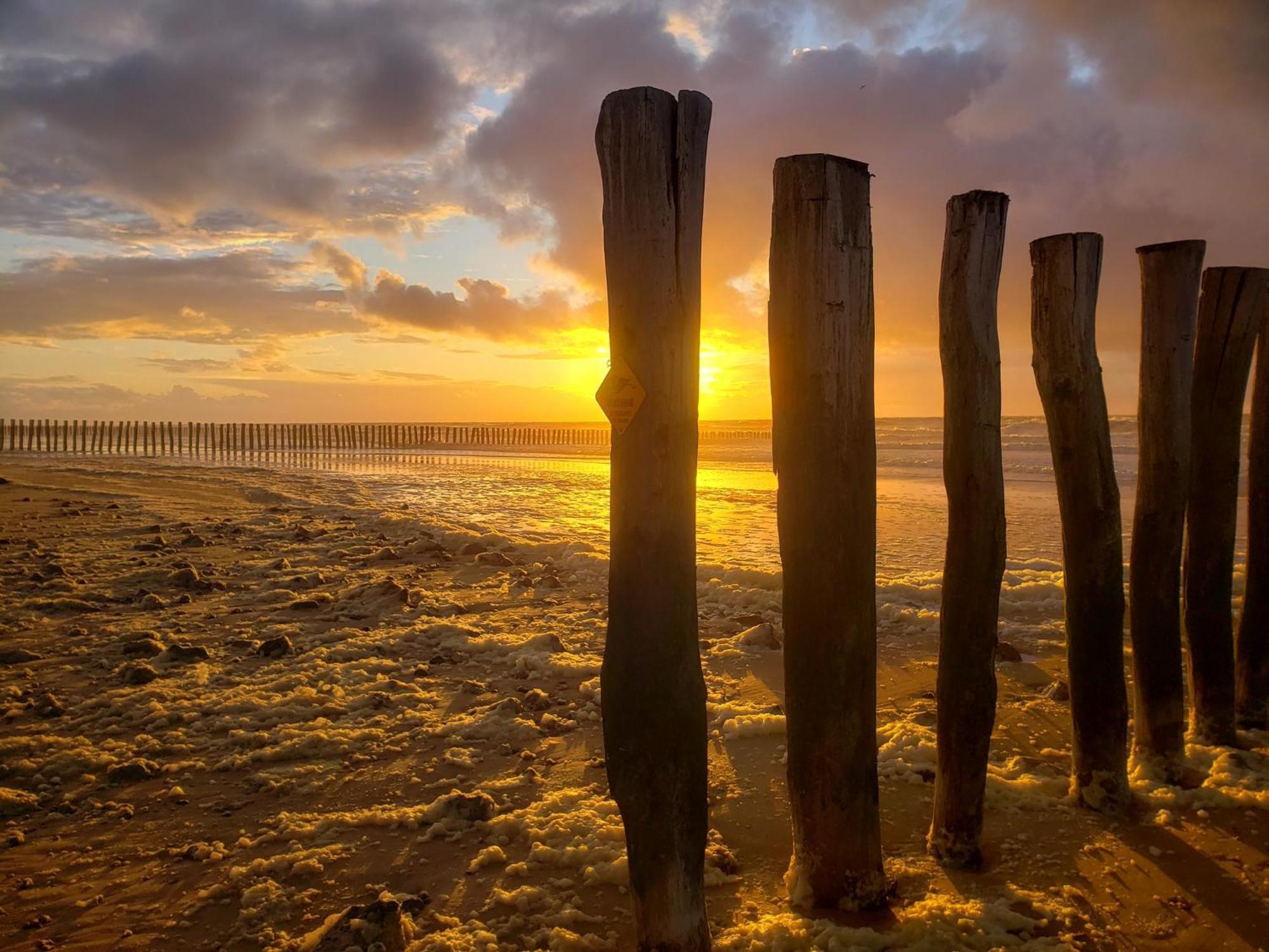 Le Grand Messin - Calais Nord -Cour - Plage - Ferry - Eurotunnel Exterior foto